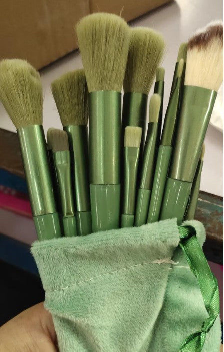 Glow Essentials™ 13-Piece Makeup Brush Set