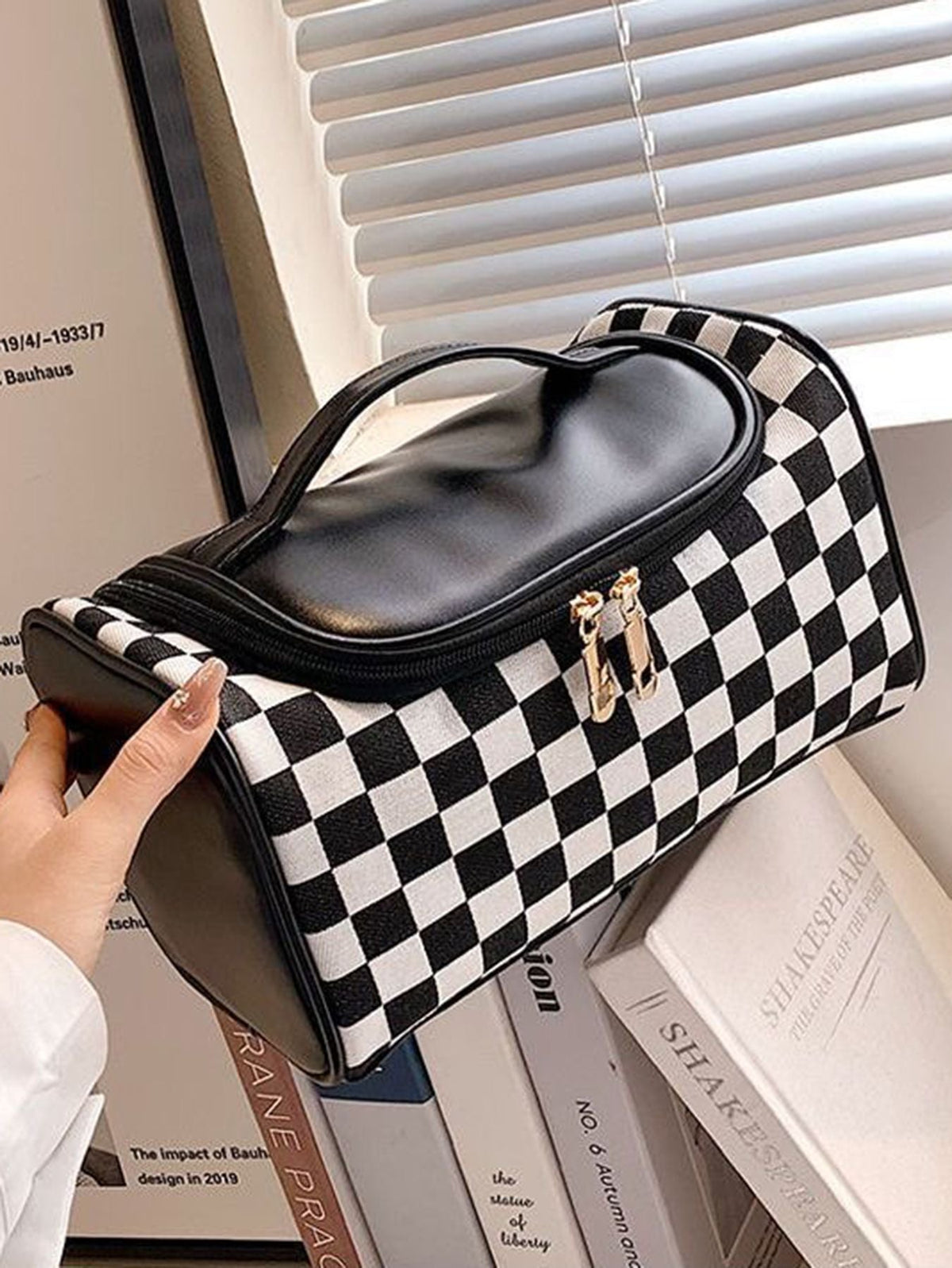 Glow & Go™ Cosmetic Organizer